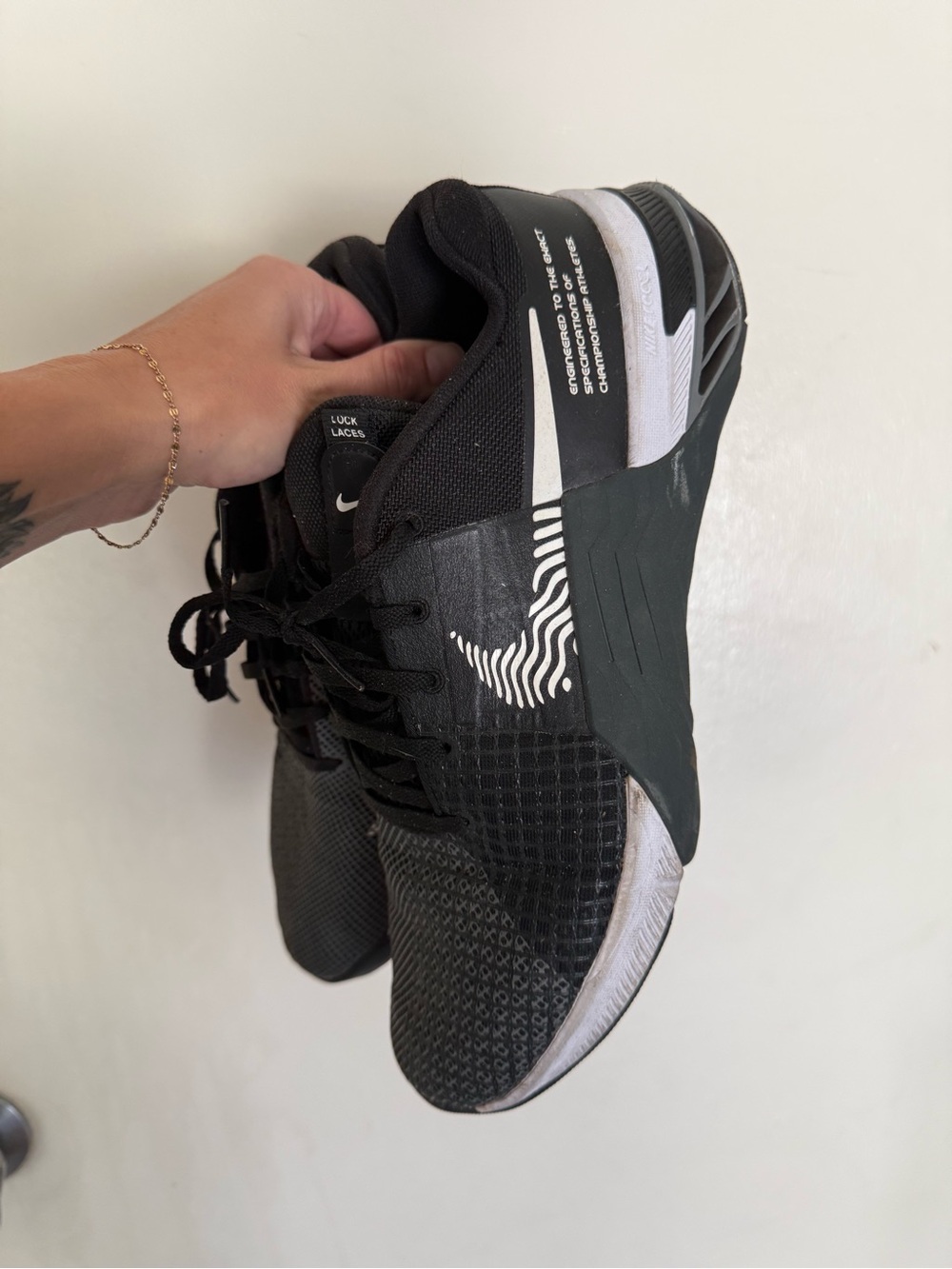 Nike men’s Macon 8 shoes